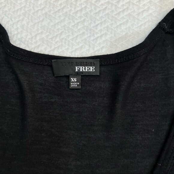 Aritzia Wilfred🖤LIBRE T-Shirt Short Skeeve V-Neck Black XS - Picture 10 of 12